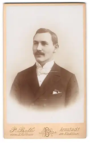 Fotografie P. Both, Arnstadt, Am Riedtor, Eleganter Herr mit Moustache