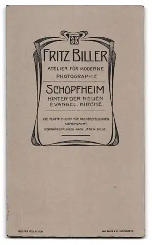 Fotografie Fritz Biller, Schopfheim, junges Mädchen im weissen Kleid mit Kerze und Bibel