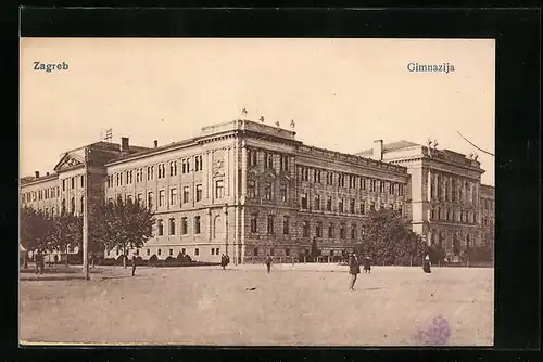 AK Zagreb, Gymnasium mit Strasse und Passanten