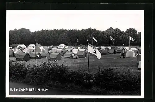 AK Berlin, Zeltlager mit Flaggen beim IUSY-Camp 1959