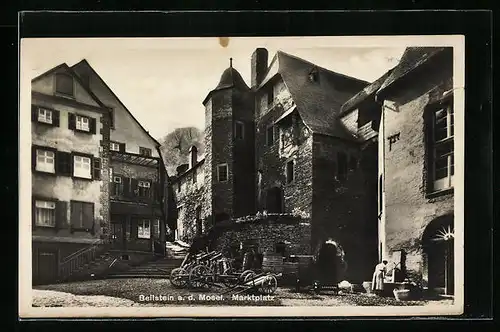 AK Beilstein /Mosel, Partie am Marktplatz, mit Karren und Waschfrau am Brunnen