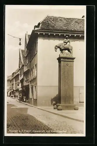 AK Neustadt a. d. Haardt, Hauptstrasse und Kriegerdenkmal