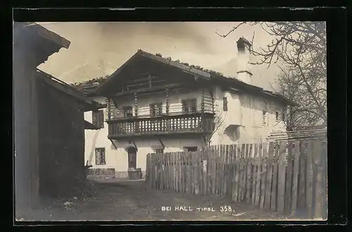 AK Hall, Ortspartie