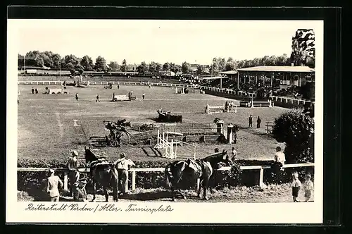 AK Verden /Aller, Turnierplatz mit Pferden und Jockeys