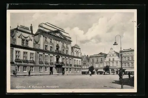 AK Güstrow i. M., Rathaus mit Marktplatz