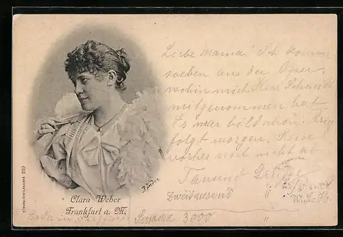 AK Schauspielerin Clara Weber nachdenklich blickend