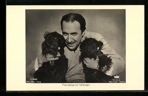 AK Schauspieler Ferdinand Marian mit Hunden