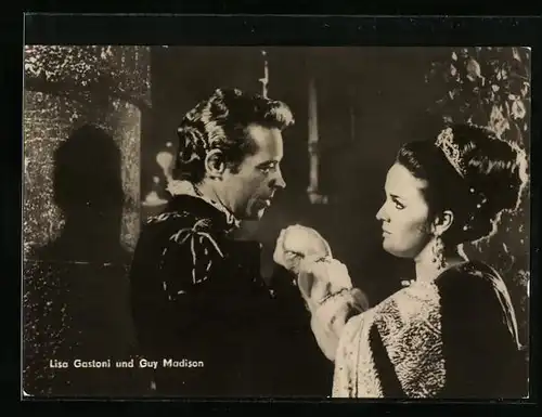 AK Schauspieler Guy Madison und Lisa Gastoni in Der Rächer mit der Maske