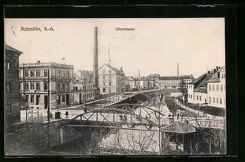 AK Schmölln /S.-A., Uferstrasse mit Brücke und Fabriken aus der Vogelschau