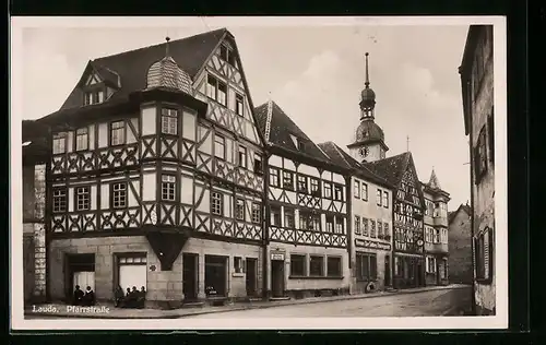 AK Lauda, Pfarrstrasse mit Kirche und Gasthaus Schwarz