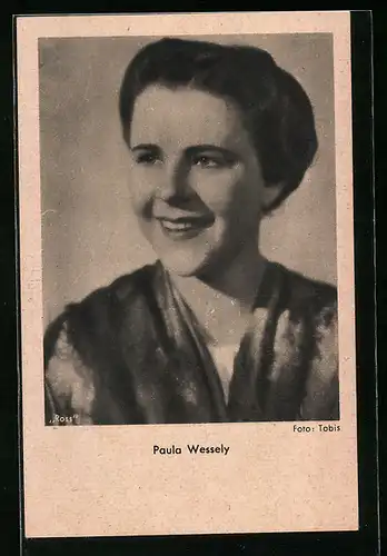 AK Schauspielerin Paula Wessely mit lachendem Gesicht