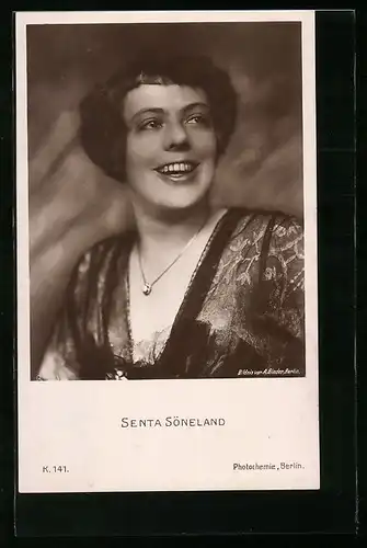 AK Schauspielerin Senta Söneland mit herzlichem Lachen