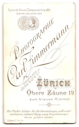 Fotografie Carl Zimmermann, Zürich, Obere Zäune 19, alte Dame mit grosser Nase in geknöpftem Kleid