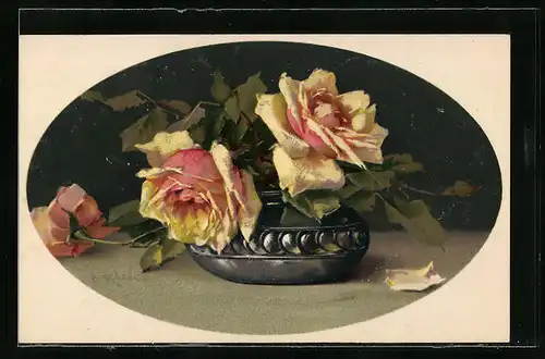 Künstler-AK Catharina Klein: Gelb-rosa Rosen in einer flachen Vase