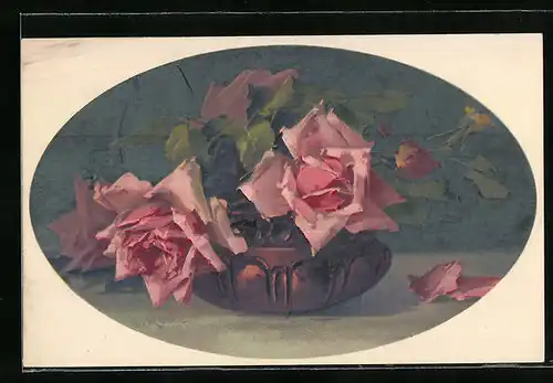 Künstler-AK Catharina Klein: rosa blühende Rosen in einer kupferfarbenen verzierten Vase