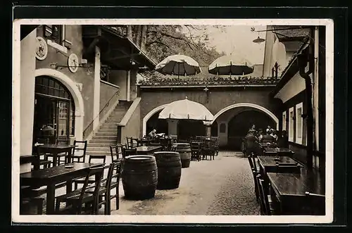 AK Berchtesgaden, Braustübl Gasthaus mit Fässern