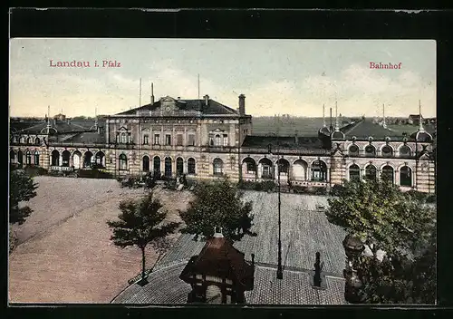 AK Landau i. Pfalz, Bahnhof mit Vorplatz