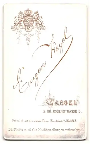 Fotografie Eugen Kegel, Cassel, Gr. Rosenstrasse 5, hübsche junge Dame mit Hochsteckfrisur und Halskette