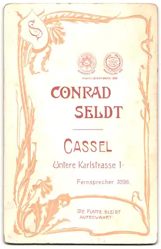 Fotografie Conrad Seldt, Cassel, Untere Karlstrasse 1, bürgerliches Ehepaar in feinem Zwirn