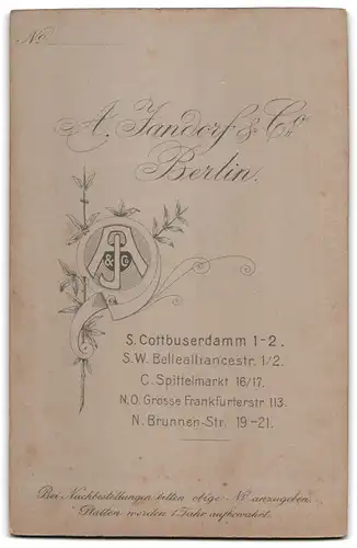 Fotografie A. Jandorf & Co., Berlin, Cottbuserdamm 1-2, Gutbürgerliches junges Paar in eleganter Kleidung