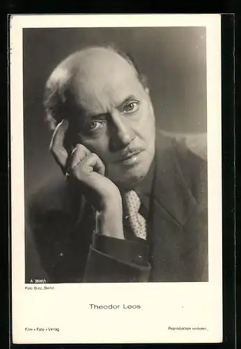 AK Schauspieler Theodor Loos mit aufgestütztem Kopf
