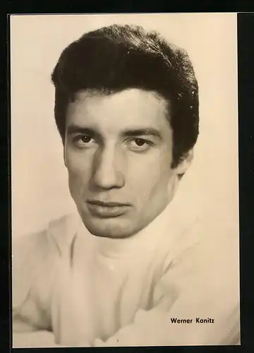 AK Schauspieler Werner Kanitz mit ernstem Blick