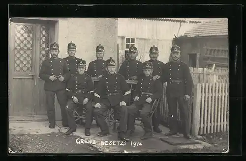 Foto-AK Schweizer Soldaten in Uniform, Grenzbesetzung 1914