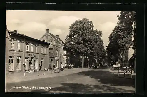 AK Lübtheen i. M., Breitscheidstrasse mit Handlung von Heinrich Plügge