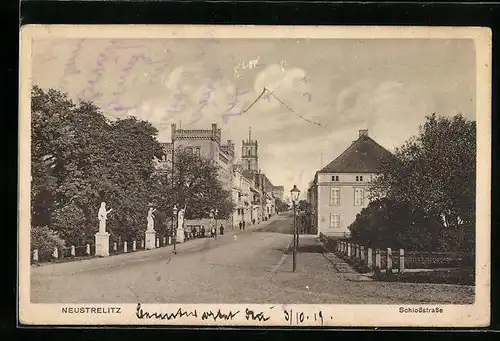 AK Neustrelitz, Blick in die Schlossstrasse