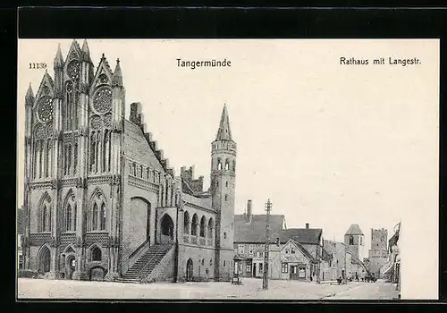 AK Tangermünde, Rathaus mit Langestrasse