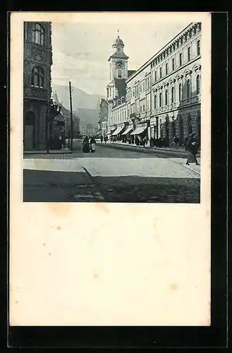 AK Kronstadt, Strasse Klostergasse mit Passanten