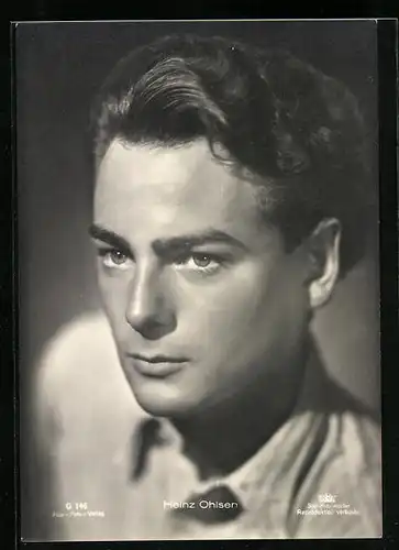AK Schauspieler Heinz Ohlsen, nachdenklich schauend