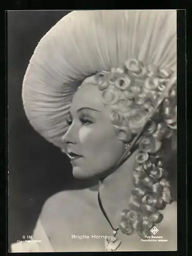 AK Schauspielerin Brigitte Horney, mit grossem Hut