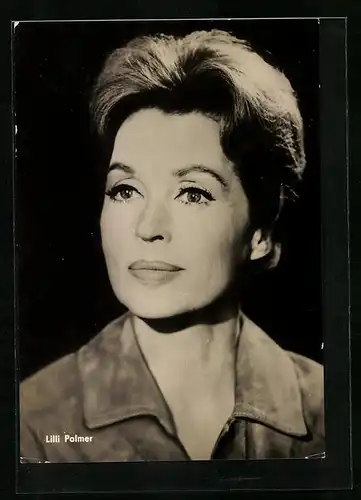 AK Schauspielerin Lilli Palmer mit freundlichem Gesicht