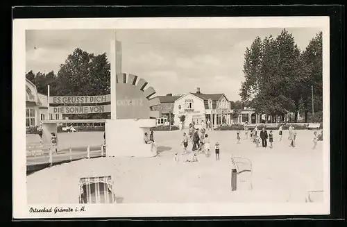 AK Ostseebad Grömitz, Ortspartie mit Strand