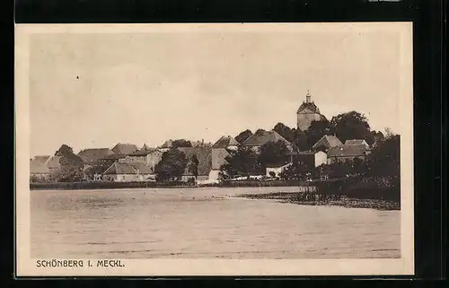 AK Schönberg i. Meckl., Blick über das Wasser zur Ortschaft