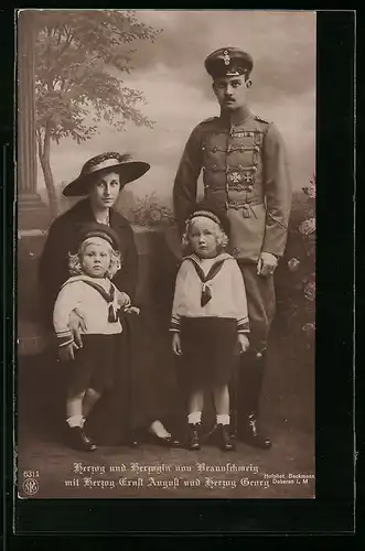 AK Herzog und Herzogin von Braunschweig mit Herzog Ernst August und Herzog Georg