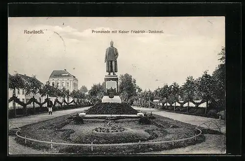 AK Rawitsch, Promenade mit Kaiser Friedrich-Denkmal
