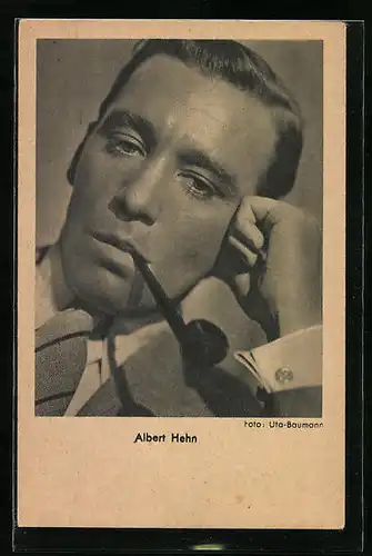 AK Schauspieler Albert Hehn mit Pfeife