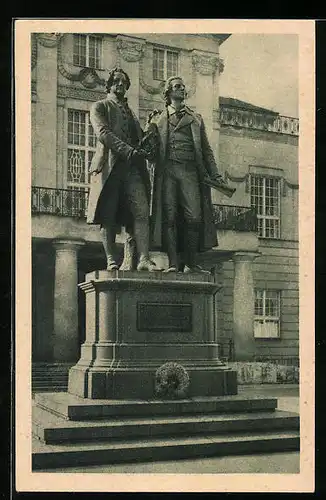 AK Weimar, Schiller- und Goethedenkmal vor dem Nationaltheater