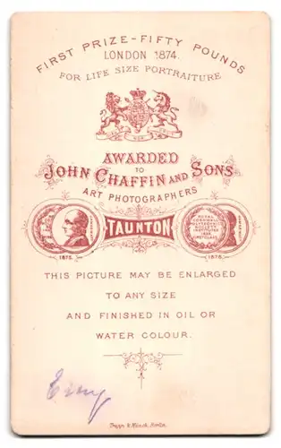 Fotografie John Chaffin and Sons, Taunton, Portrait blonder junger Mann im grauen Jackett