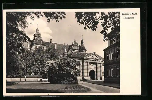 AK Güstrow /Meckl., Partie am Schlossplatz