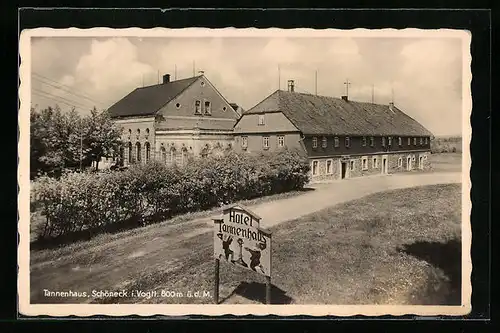 AK Schöneck i. Vogtl., Hotel Tannenhaus in der Gesamtansicht