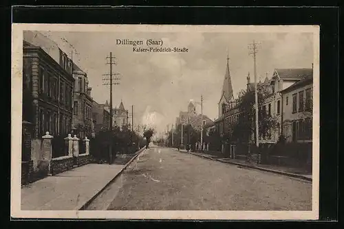 AK Dillingen a. S., Passanten in der Kaiser-Friedrich-Strasse