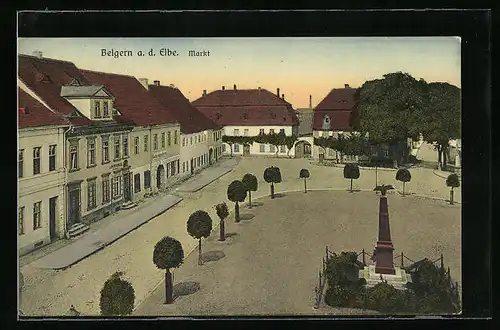 AK Belgern a. d. Elbe, Markt mit Denkmal