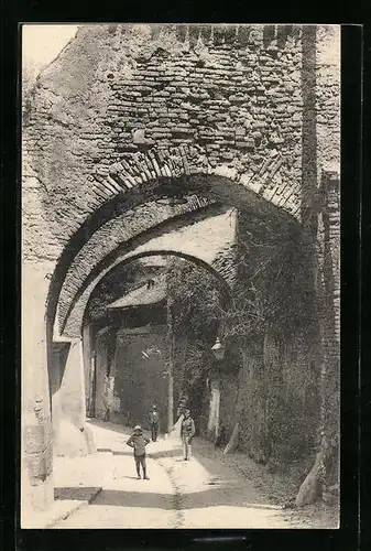 AK Hermannstadt, Pempflinger-Gasse mit Stützbögen