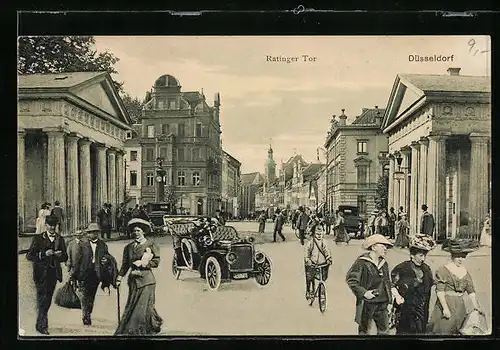 AK Düsseldorf, Ratinger Tor mit Passanten