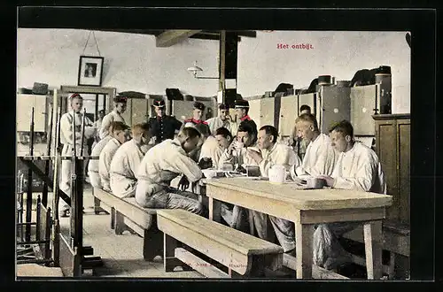 AK Het ontbijt, Soldaten in der Kaserne