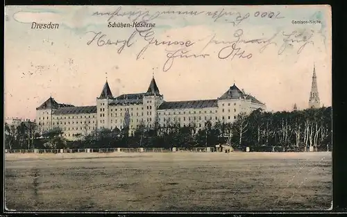 AK Dresden-Neustadt, Schützen-Kaserne, Hofansicht mit Kirchturm