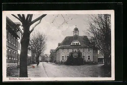 AK Bretten, Bahnhofstrasse mit Bäumen